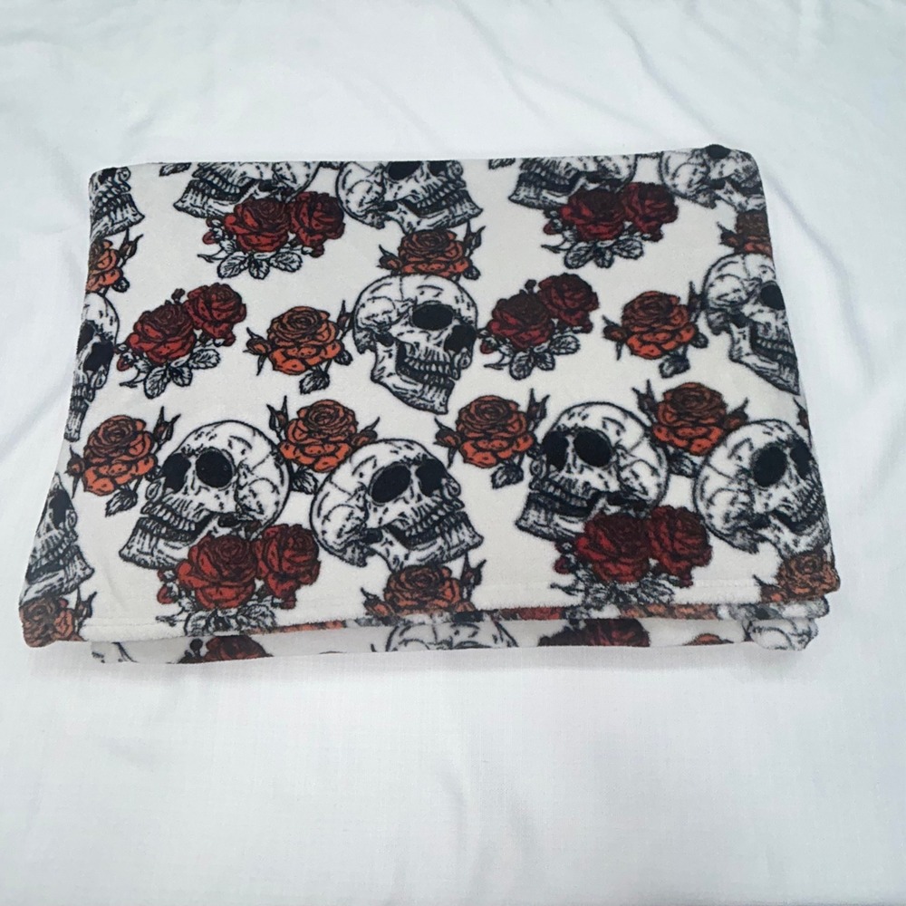 Sleeping Partner Skull Red Rose Plush Fleece Throw Blanket 50x70 Gothic Emo Punk